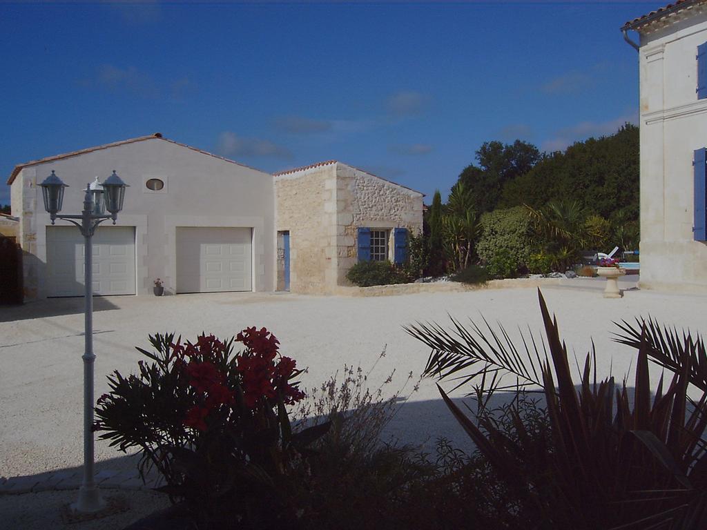L'Oasis Bed and Breakfast Port-dʼEnvaux Buitenkant foto