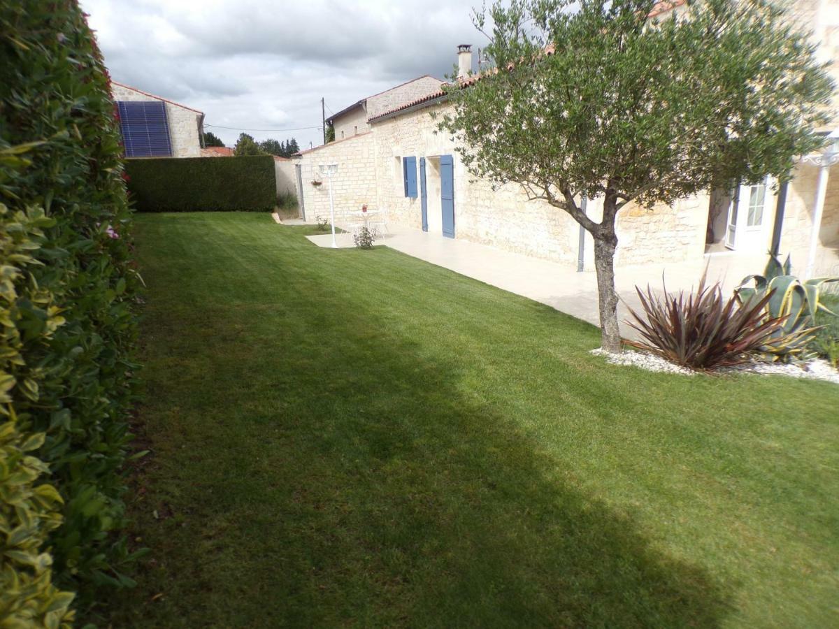 L'Oasis Bed and Breakfast Port-dʼEnvaux Buitenkant foto
